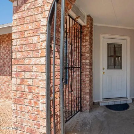 Image 3 - 1112 Desierto Seco Dr, El Paso, Texas, 79912 - House for sale