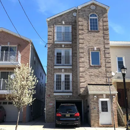 Rent this 3 bed apartment on 308 49th Street in Union City, NJ 07087