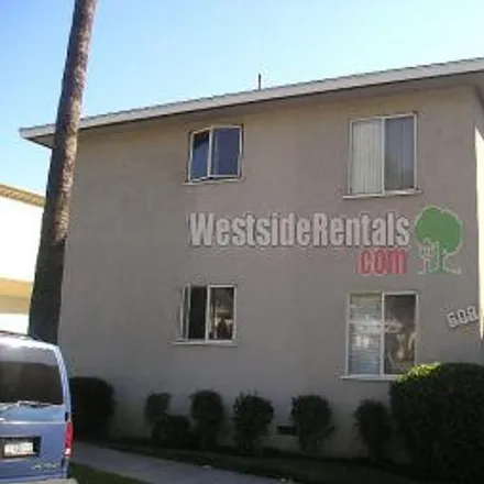 Rent this 1 bed apartment on 608 West Glenoaks