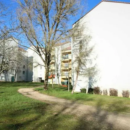 Image 2 - 2 Rue de la Victoire de la Marne, 52000 Chaumont, France - Apartment for rent