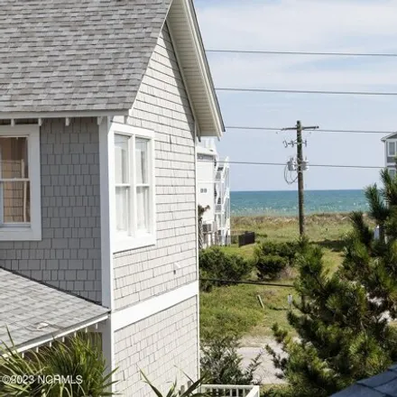 Image 5 - 194 Seaside Lane, West Onslow Beach, North Topsail Beach, NC 28460, USA - House for sale