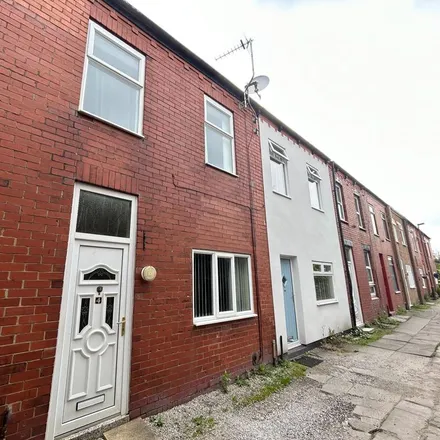 Rent this 2 bed townhouse on Woodgreen Close in Hindley, WN2 3JW