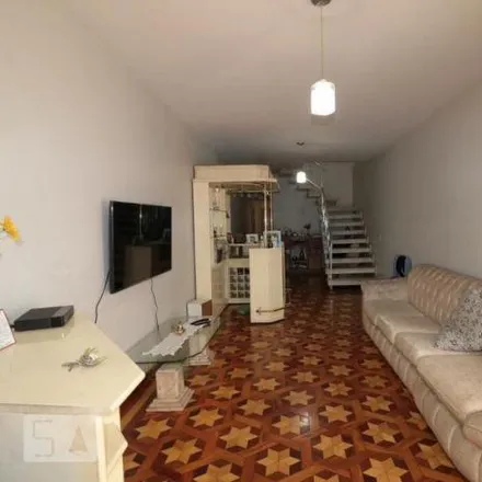 Rent this 4 bed house on Rua Xiririca 638 in Vila Carrão, São Paulo - SP