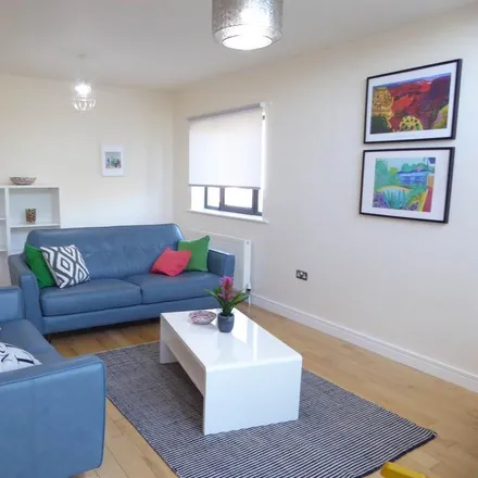 Rent this 4 bed apartment on Newsome Road Tunnacliffe Road in Newsome Road, Huddersfield