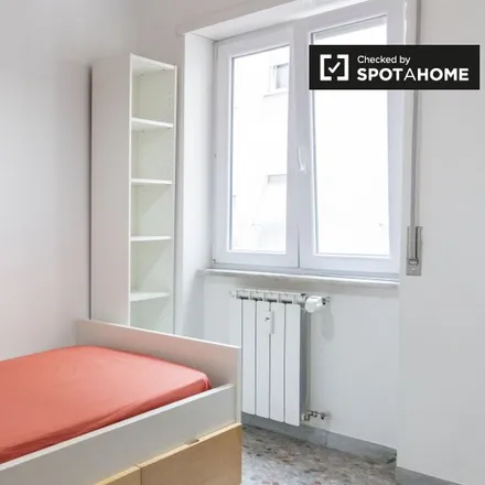 Rent this 3 bed room on Istituto professionale Jean Piaget in Viale Marco Fulvio Nobiliore, 79/A