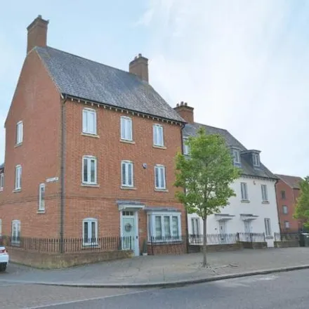 Buy this 4 bed duplex on 19 West Street in Upton, NN5 4EP