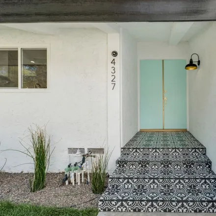 Image 3 - 4395 Cezanne Avenue, Los Angeles, CA 91364, USA - House for sale