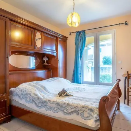 Rent this 5 bed house on 30240 Le Grau-du-Roi