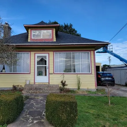 Buy this 3 bed house on 1908 6th Street in Tillamook, OR 97141