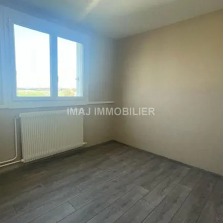 Image 8 - 599 Grande Rue, 88140 Contrexéville, France - Apartment for rent