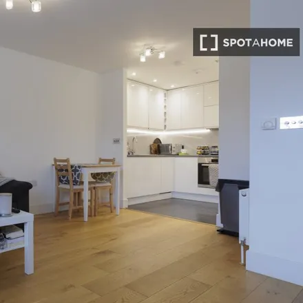 Rent this studio apartment on Nipper Alley in London, KT1 1QT