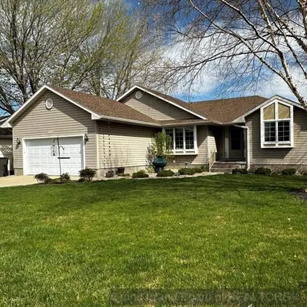 Buy this 4 bed house on 4012 Manchester Road in Grand Island, NE 68803
