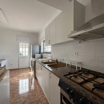 Image 9 - Rua pedro Soares, 2820-302 Almada, Portugal - Apartment for rent