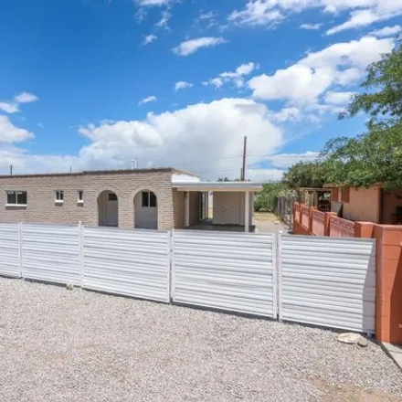 Buy this 3 bed house on 45 East Corona Road in Tucson, AZ 85756