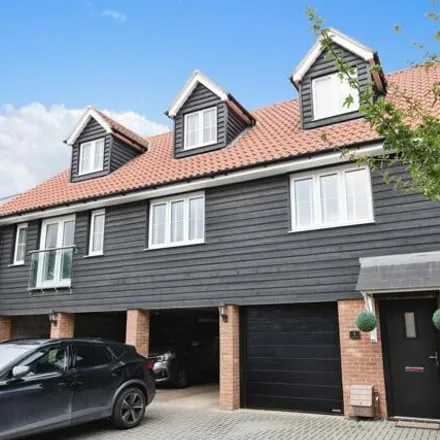 Buy this 4 bed house on Rainbird Place in Coxtie Green, CM14 5UR