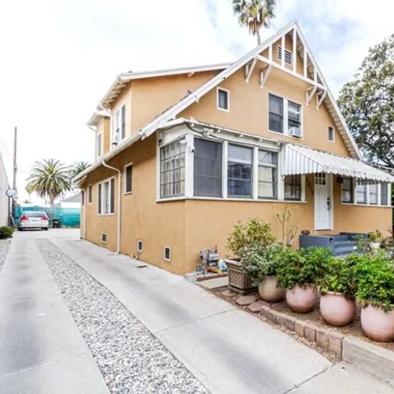 Image 2 - 2019 West 27th Street, Los Angeles, CA 90018, USA - House for sale
