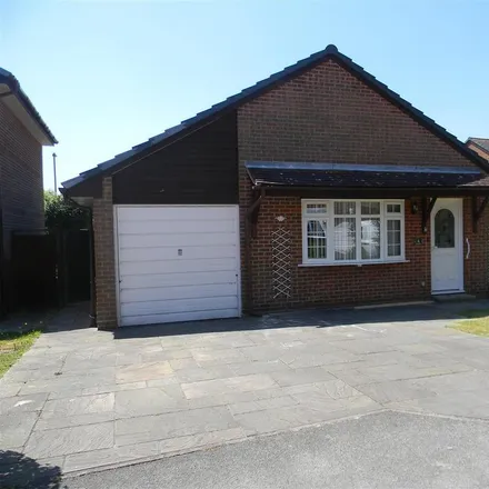 Rent this 3 bed house on Clover Close in Sarisbury, SO31 6SQ