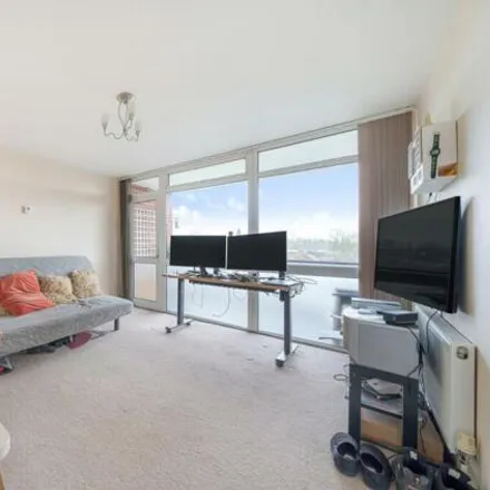 Image 4 - The Chase, London, HA7 3RY, United Kingdom - Apartment for sale
