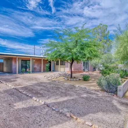Buy this 3 bed house on 8308 E Beverly St in Tucson, Arizona