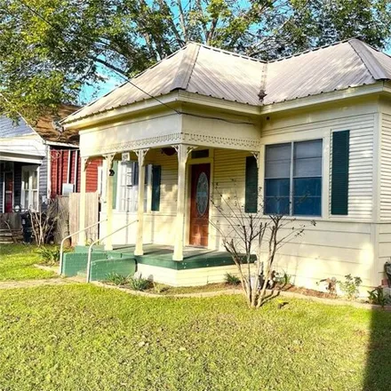 Buy this 2 bed house on 447 11th Avenue in Teague, TX 75860