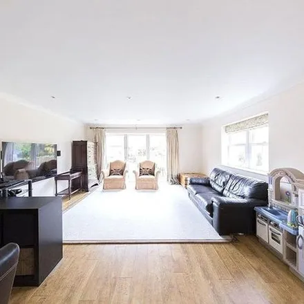 Image 2 - Ockendon Road, London, RM14 2DJ, United Kingdom - Duplex for rent