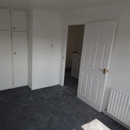 Image 9 - Monks Path, Redditch, B97 6NR, United Kingdom - Townhouse for rent