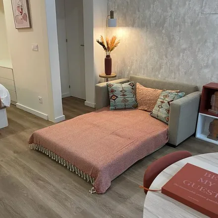 Rent this 1 bed apartment on Travessa da Laranjeira 17 in 19, 21