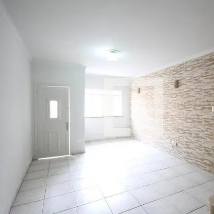 Rent this 2 bed house on Rua Gomes Nogueira in Vila Monumento, São Paulo - SP