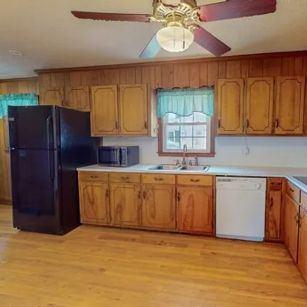 Image 3 - 421 Younger Road, Roxboro, NC 27573, USA - House for sale