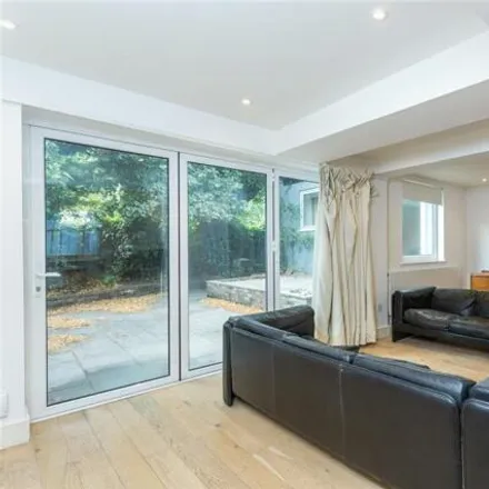 Image 4 - 29 Oval Road, Primrose Hill, London, NW1 7DJ, United Kingdom - Apartment for rent