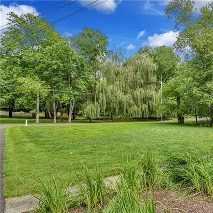 Image 3 - 11 Shannon Lane, Greenwich, CT 06807, USA - House for sale