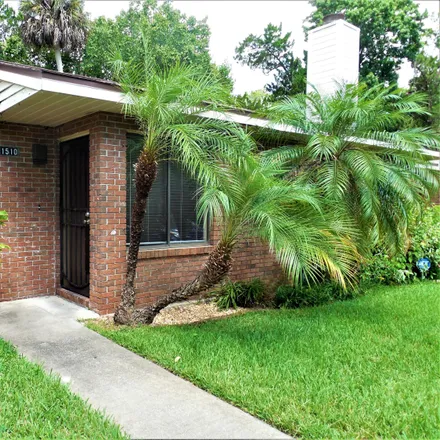 Buy this 3 bed townhouse on 1510 Heritage Lane in Holly Hill, FL 32117