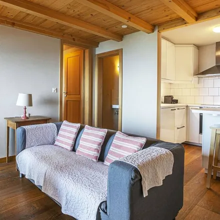 Rent this 3 bed house on Montreux in District de la Riviera-Pays-d’Enhaut, Switzerland