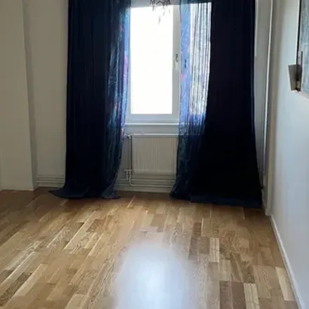 Rent this 1 bed room on Bäverbäcksgränd in Bandhagen, Sweden
