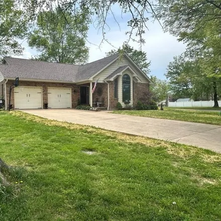 Buy this 3 bed house on 120 Meramec Drive in Farmington, MO 63640