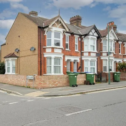 Rent this 2 bed apartment on Royal Oak Road in London, DA6 7HQ