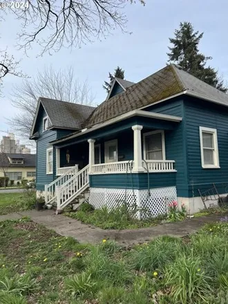 Buy this 6 bed house on 678 West 5th Avenue in Eugene, OR 97402