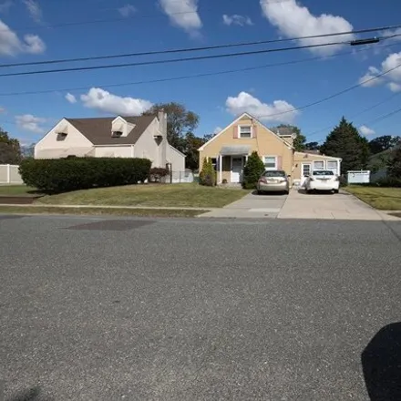 Rent this 4 bed house on 71 Franklin Road in Glassboro, NJ 08028