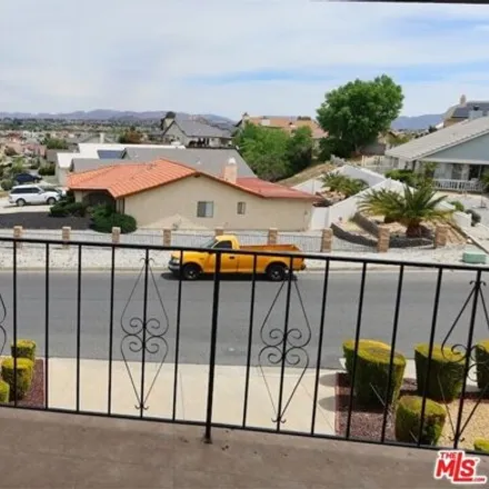 Image 7 - 17895 Vista Point Drive, San Bernardino County, CA 92395, USA - House for sale