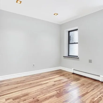 Rent this 4 bed apartment on 939 2nd Avenue in New York, NY 10022