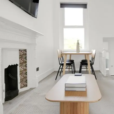 Image 2 - 203 Earl's Court Road, London, SW5 9RF, United Kingdom - Apartment for rent