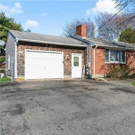 Buy this 3 bed house on 249 Turnpike Avenue in Portsmouth, RI 02871