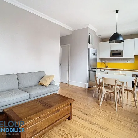 Rent this 3 bed apartment on 56 Rue Saint-Éloi in 76000 Rouen, France