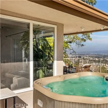 Image 2 - 11062 Wrightwood Lane, Los Angeles, CA 91604, USA - House for sale