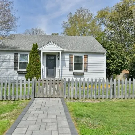 Buy this 2 bed house on 255 Oak Street in Centreville, MD 21617
