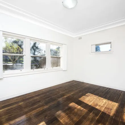 Image 5 - Sugarloaf Crescent, Castlecrag NSW 2068, Australia - Apartment for rent