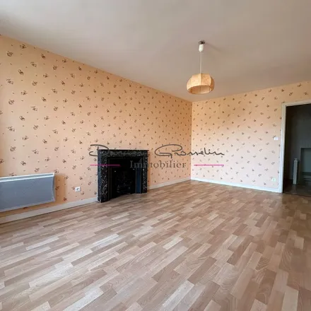 Rent this 5 bed apartment on 1286 chemin de champagny in 42590 Neulise, France
