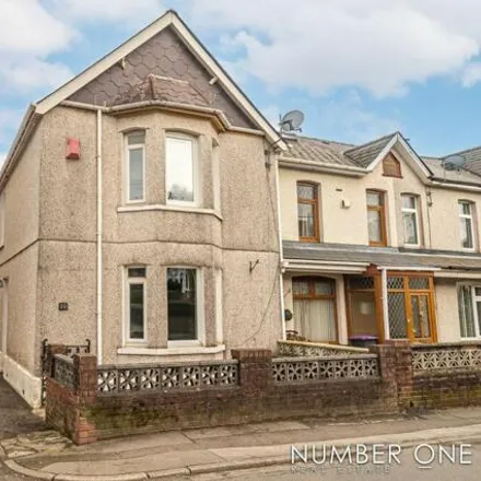 Buy this 3 bed townhouse on Edward Street in Pontypool, NP4 5LT