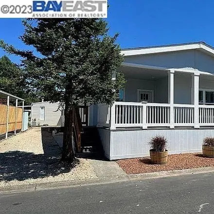 Buy this studio apartment on 81 Darcy Drive in Windsor, CA 95403
