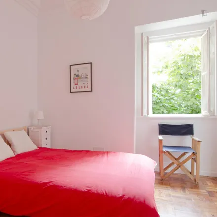 Rent this 5 bed room on Rua Joaquim António de Aguiar 75 in 1070-050 Lisbon, Portugal